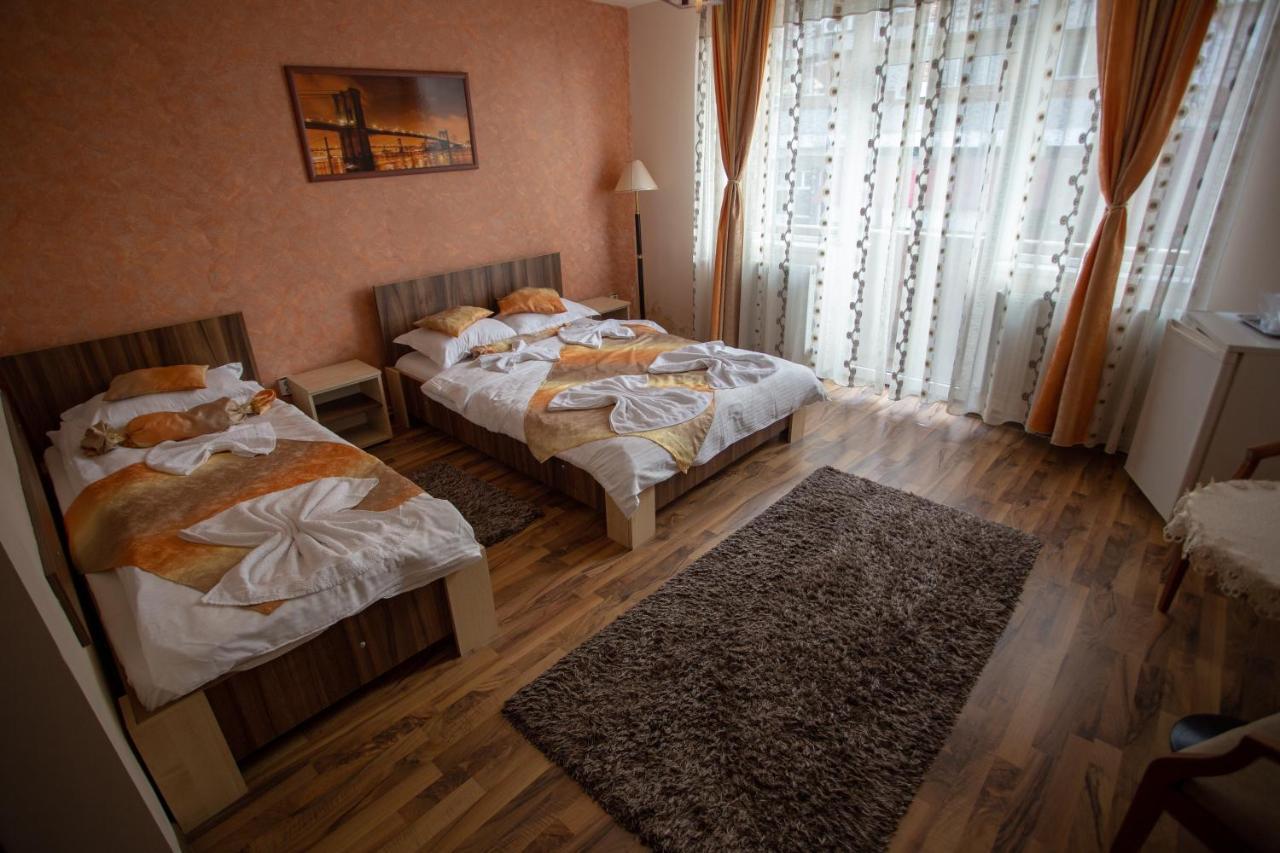 Casa Alex Hotell Târgu Jiu Eksteriør bilde