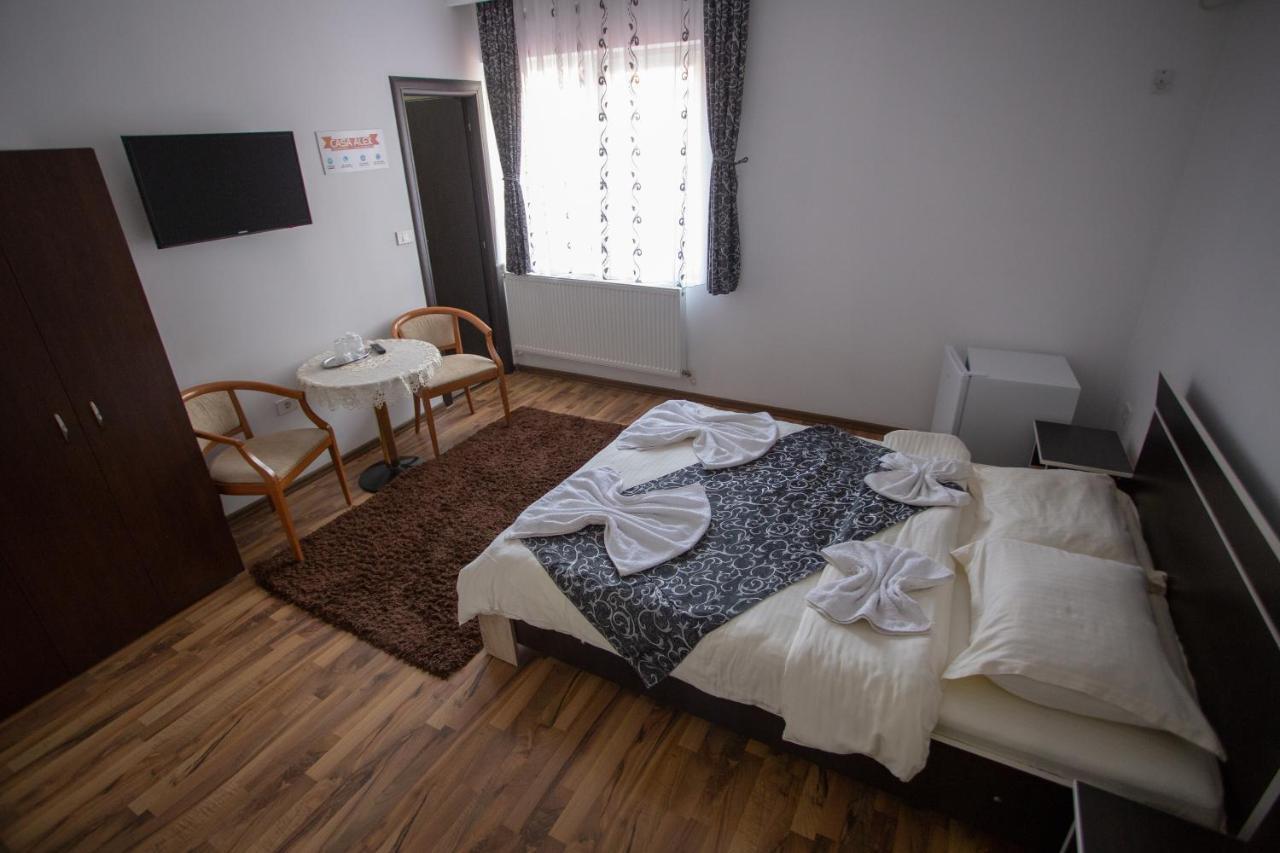 Casa Alex Hotell Târgu Jiu Eksteriør bilde