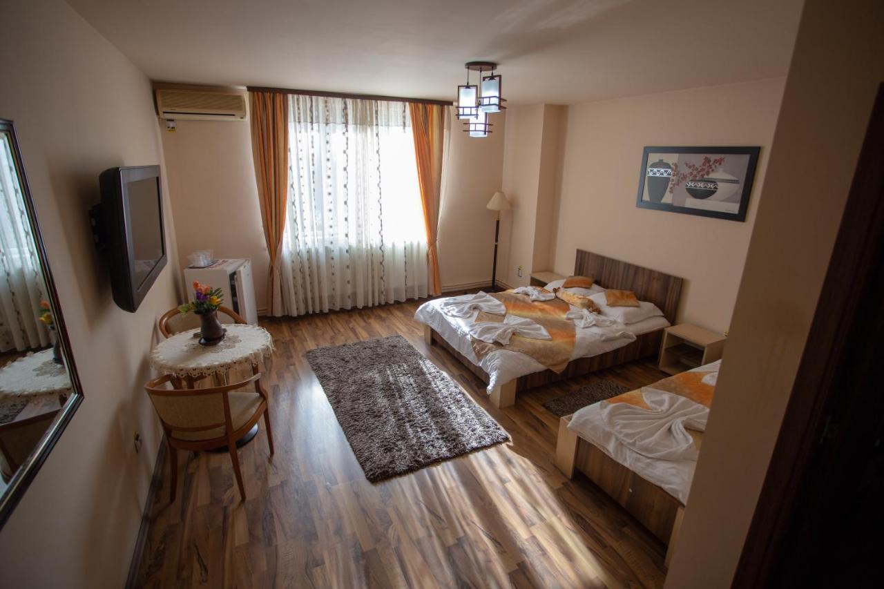 Casa Alex Hotell Târgu Jiu Eksteriør bilde